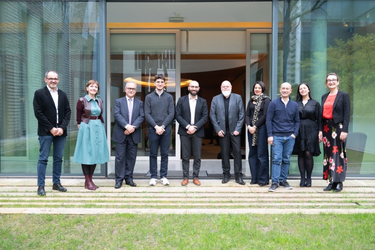 v.l.: Die Preisträger vom FHBG 2025 und Business France (Karine Moryoussef und...