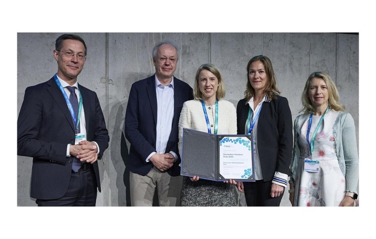 (v.l.n.r.): Prof. Mark Berneburg, Prof. Matthias Goebeler (Vorsitzender der...