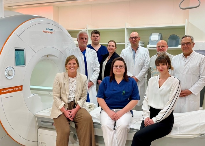 Große Freude über das neue 3-Tesla-MRT der neuesten Generation - für noch...