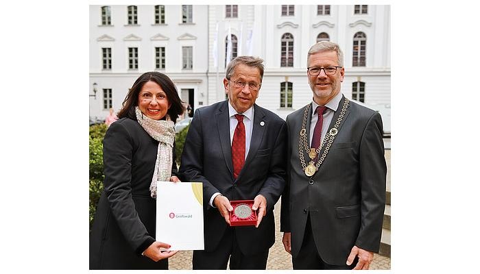 Präsidentin der Bürgerschaft Prof. Madeleine Tolani, Rubenowpreisträger...