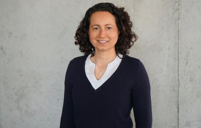 Cynthia Sharma ist Leiterin des Lehrstuhls für Molekulare Infektionsbiologie...