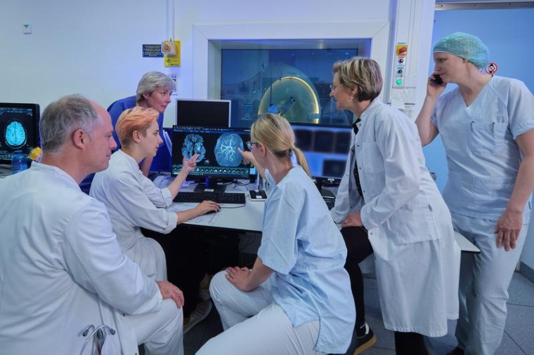 Um einen Schlaganfall bei Kindern besser erkennen und behandeln zu können,...