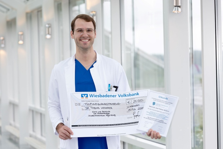 Dr. Tobias Mederer, Assistenzarzt der Klinik und Poliklinik für Neurochirurgie...