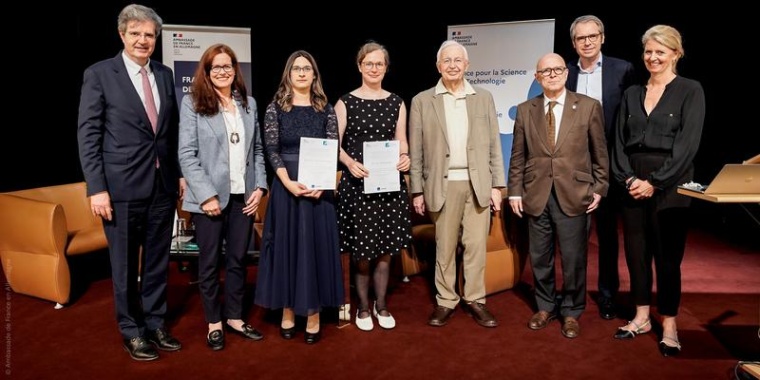 V. l. n. r.: F. Delattre (Botschaft), C. Gommlich (BASF), die Preisträgerinnen...
