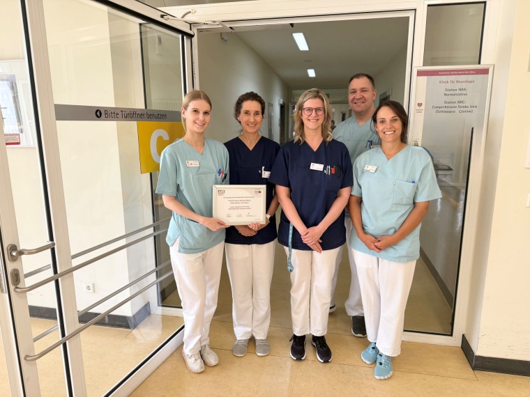 Dr. Andrea Kraft (2.v.l), Oberärztin an der Klinik für Neurologie und...