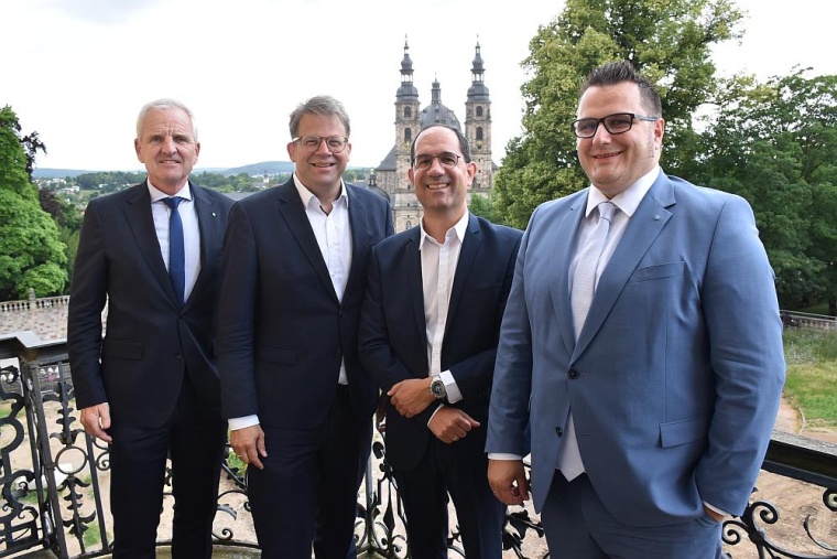 (v.l.): Priv.-Doz. Dr. Thomas Menzel, Dr. Heiko Wingenfeld, Prof. Dr. Henrik...