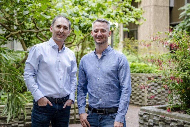 Ilya Ayzenberg (l.) und Thomas Grüter wollen das Augenmerk von Medizinerinnen...