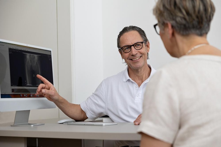 Dr. med. Alexander Mayer, Facharzt für Orthopädie und Unfallchirurgie, Foto:...