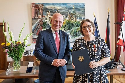 Der Regierende Bürgermeister Kai Wegner hat Prof. Sibylle Winter das...