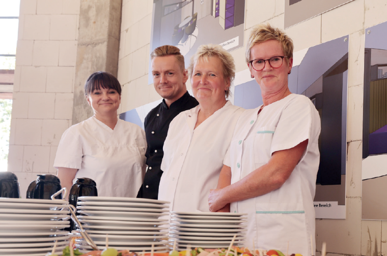 Auch für die Beschäftigten der Küche und Cafeteria werden sich die...