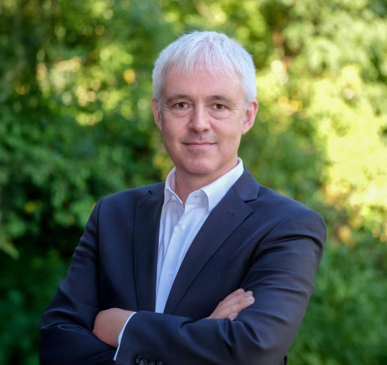 Dr. Peter Lütkes ist neuer Medizinischer Direktor im EVA Ruhr und verantwortet...