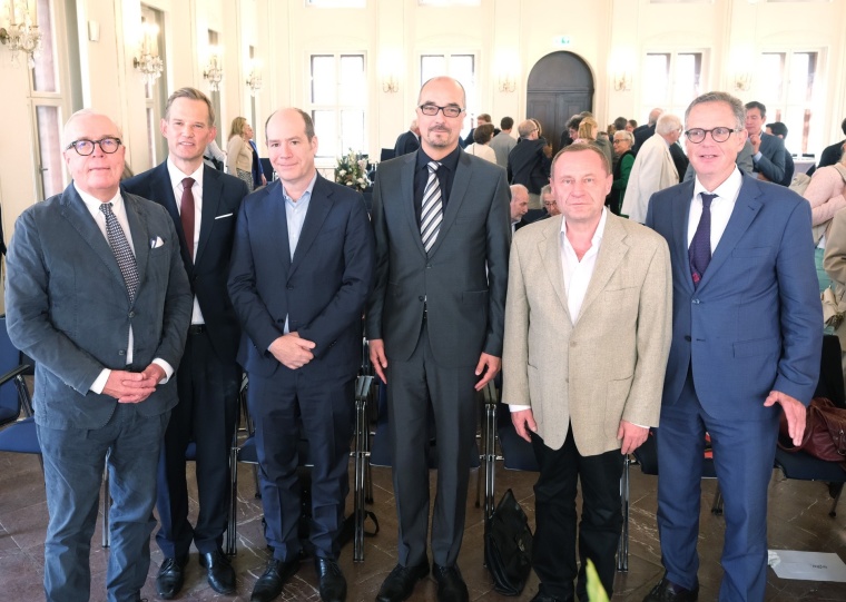 (v. l. n. r.)  Hartmannbund-Vorsitzender Dr. Klaus Reinhardt, Prof. Dr. Hendrik...