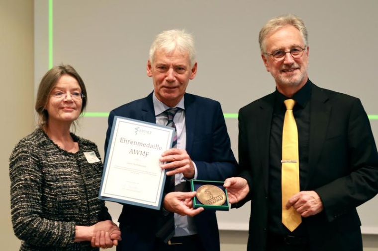 V.r.n.l.: Prof. Ina Kopp (Leiterin des AWMF-Instituts (IMWi), Gerd Nettekoven,...