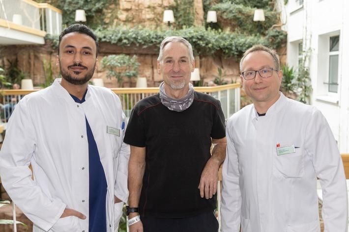 Operateure und Patient: Anwar Ghazal, Patient Andreas Lannßky und PD Dr. med....