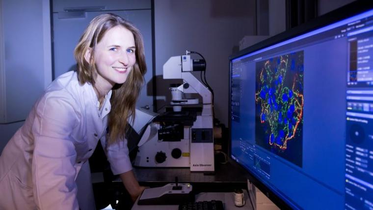 Dr. Felicitas Hengel im Labor