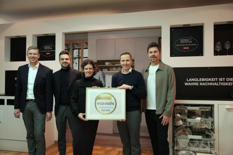 Das Projektteam freut sich über die Goldmedaille (von links): Christoph...