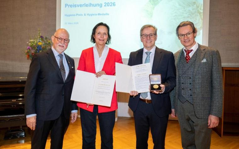 v.l.n.r. Prof. Martin Exner (Vorstandsvorsitzender), Hygiene-Preisträgerin...