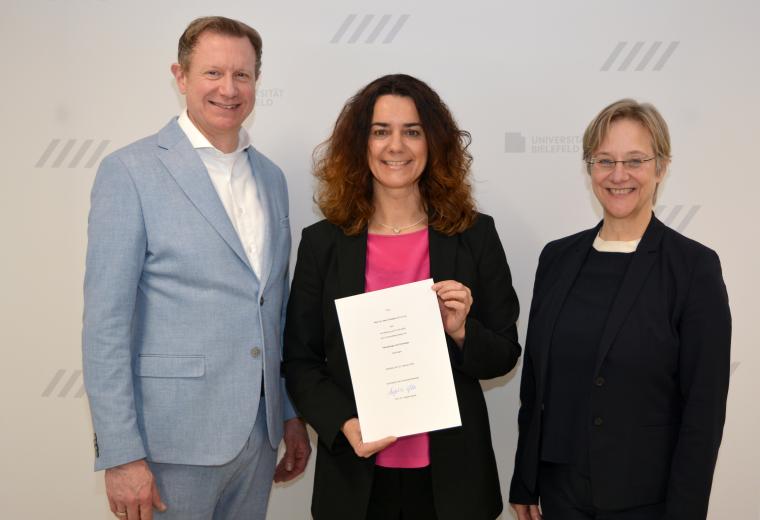 v.l.n.r.: Dr. Niklas Cruse, Kaufmännischer Geschäftsführer Klinikum Lippe,...