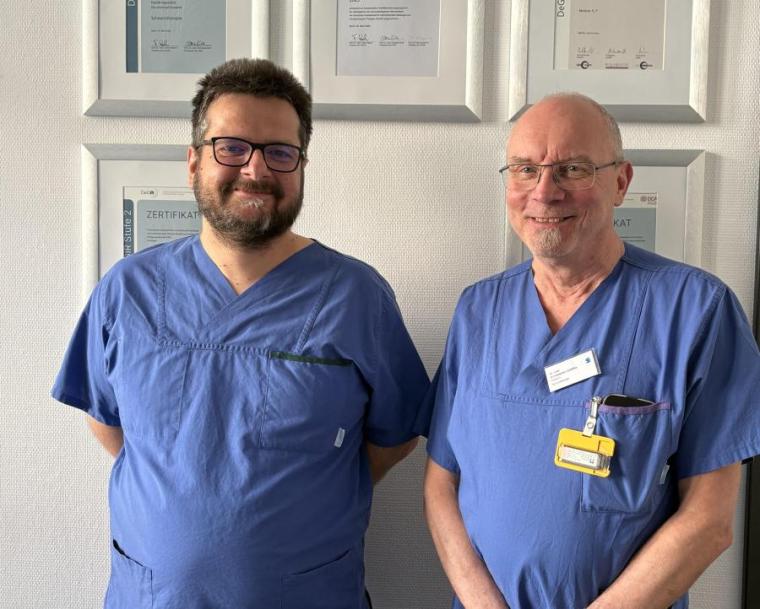 (von links): Freuen sich über die Auszeichnungen - Oberarzt Dr. Ioan Liviu...