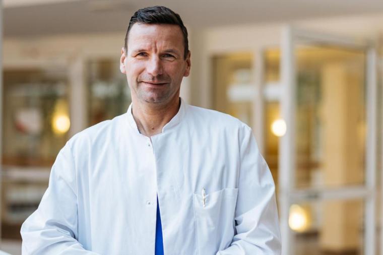 Univ.-Prof. Dr. med. Holger Thiele, Stellvertretender Ärztlicher Direktor und...