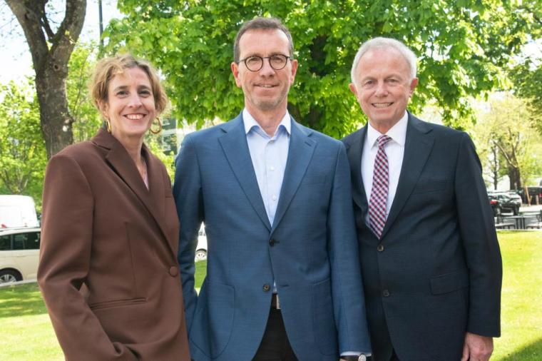 Prof. Dr. Alwin Krämer, der Paul-Martini-Preisträger 2026 (Mitte), mit Dr....