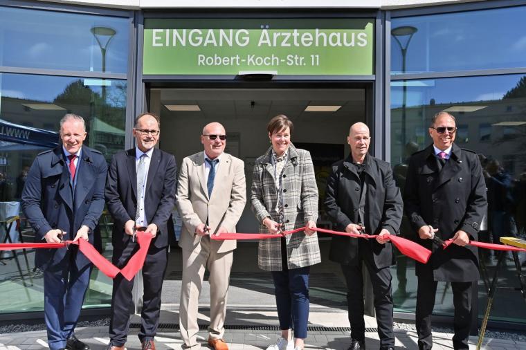 Frank Streeck (v.l.) von der ARTRIUM HAUS GmbH, Wirtschaftsminister Dr....