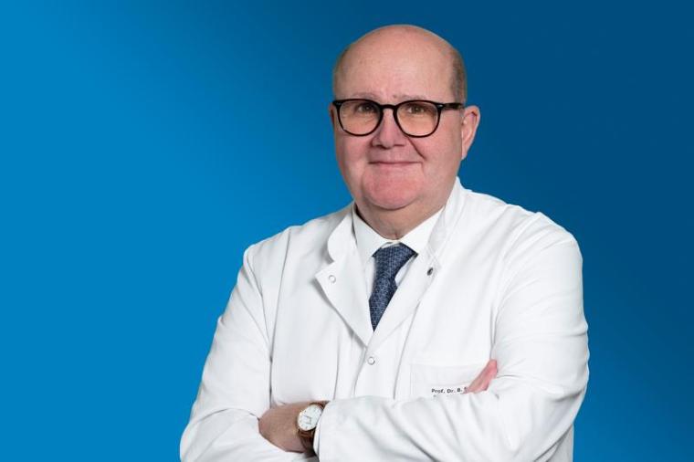 Prof. Dr. Bernhard Schieffer ist Direktor der Klinik für Kardiologie und...