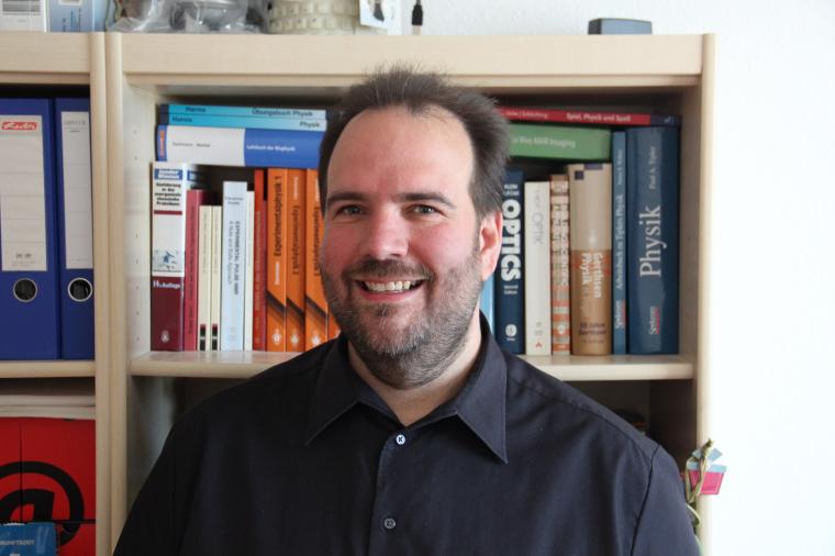 Prof. Volker Behr