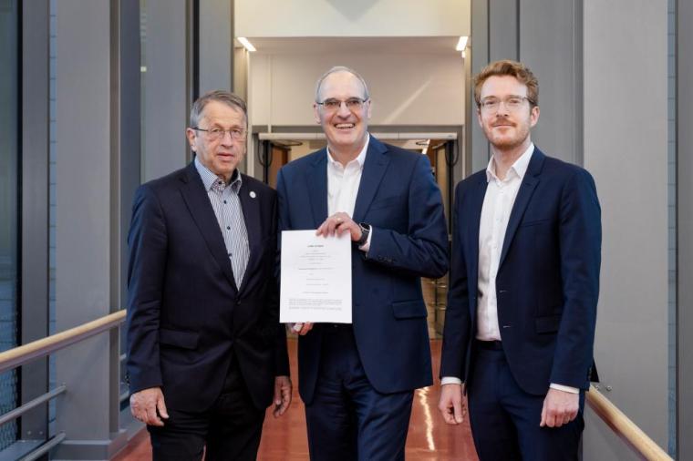 Zusammenarbeit in der digitalen Kardiologie: Prof. Heyo K. Kroemer (Charité),...