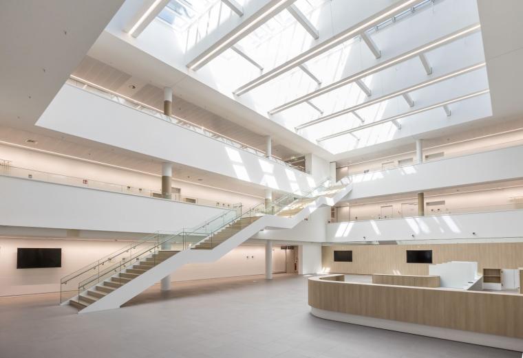 Foyer im neuen Universitären Herz- und Gefäßzentrum Hamburg