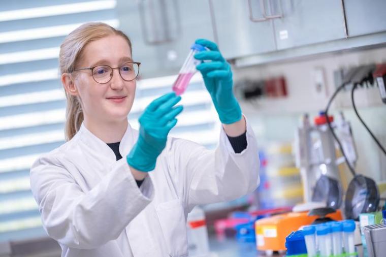 Dr. Kristina Müller, Ärztin in Weiterbildung in der Klinik für Hämatologie,...