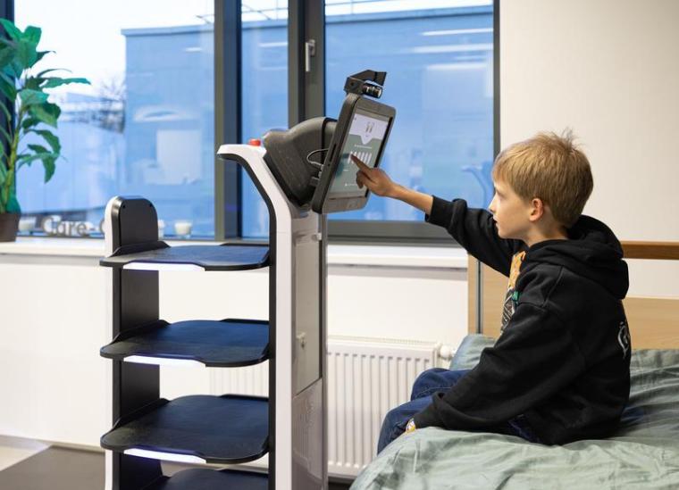 Das Assistenzsystem kann bei Kindern Vitaldaten wie die Pupillenreaktion oder...