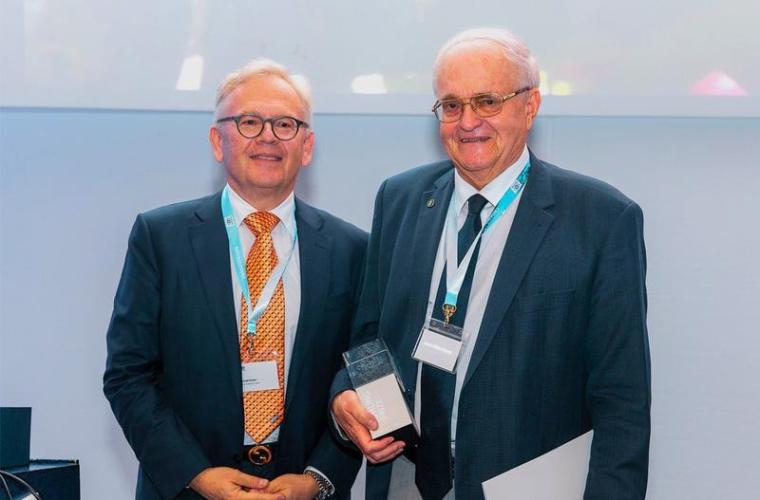 Preisträger Prof. Péter Kempler und Kongresspräsident und DDZ-Direktor Prof....