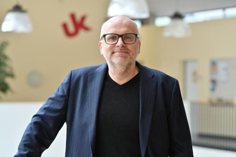 Prof. Dr. Maik Kschischo (Institut für Informatik) erforscht KI-Modelle, die...
