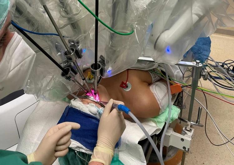 Vivantes HNO-Klinik im Friedrichshain führt erste Robotik-OP durch