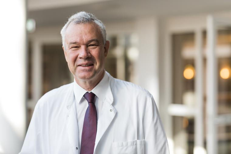 Prof. Dr. med. Ingo Dähnert | Chefarzt der Universitätsklinik für...