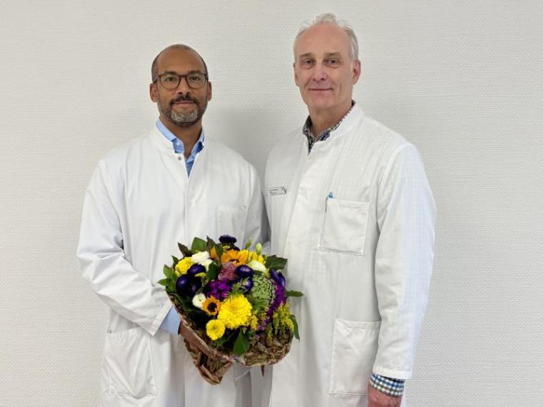 Prof. Dr. Klotz (links im Bild) wurde an seinem ersten Arbeitstag herzlich von...